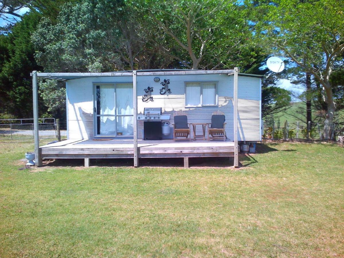 koati views Hotel Lake Ohia Esterno foto